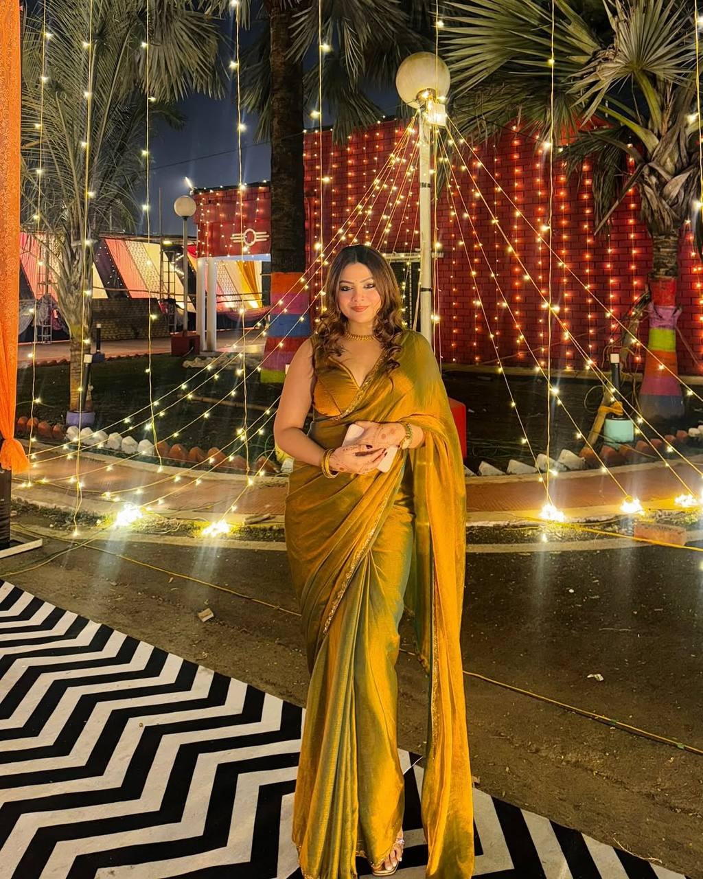 Simiri Golden Saree – Limited Edition