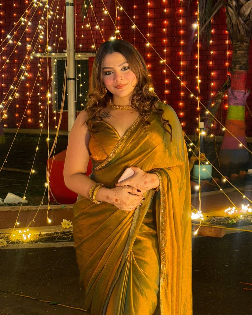 Simiri Golden Saree – Limited Edition
