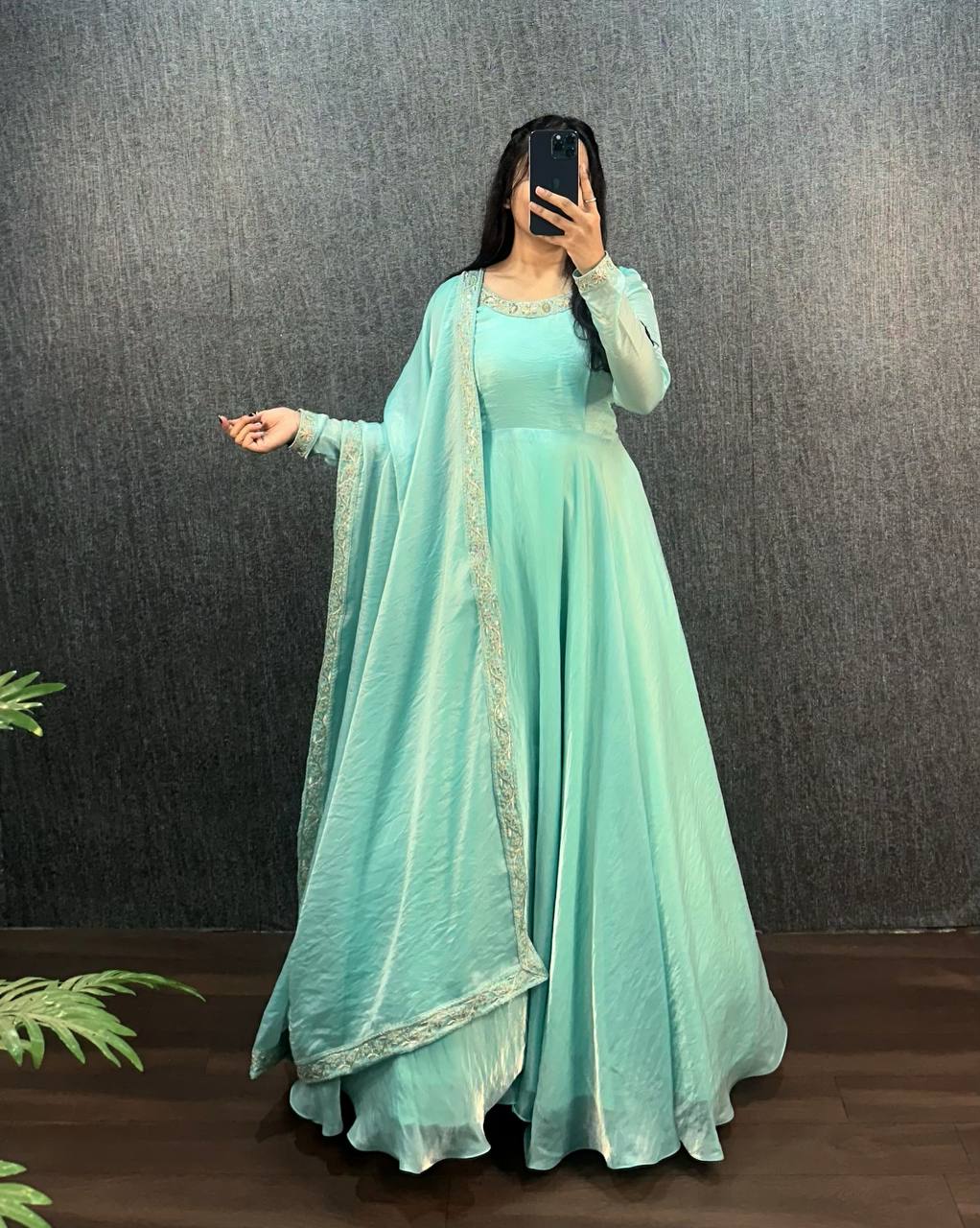 EXCLUSIVE GOWN MASTER SERIES