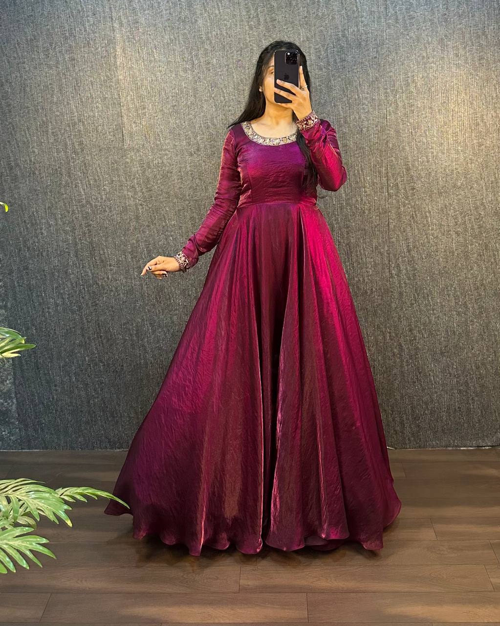 EXCLUSIVE GOWN MASTER SERIES
