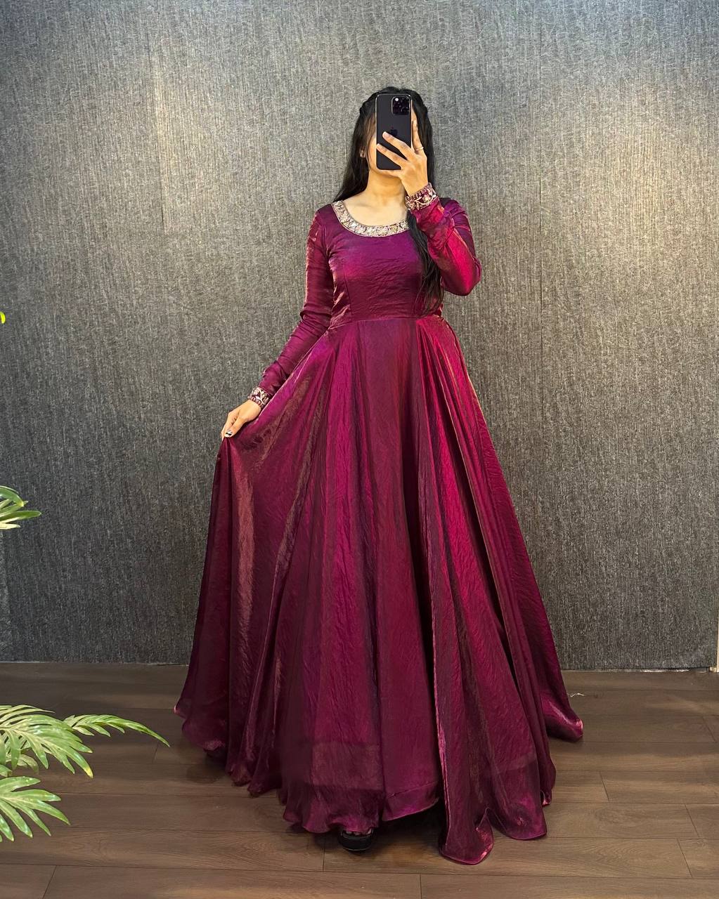 EXCLUSIVE GOWN MASTER SERIES
