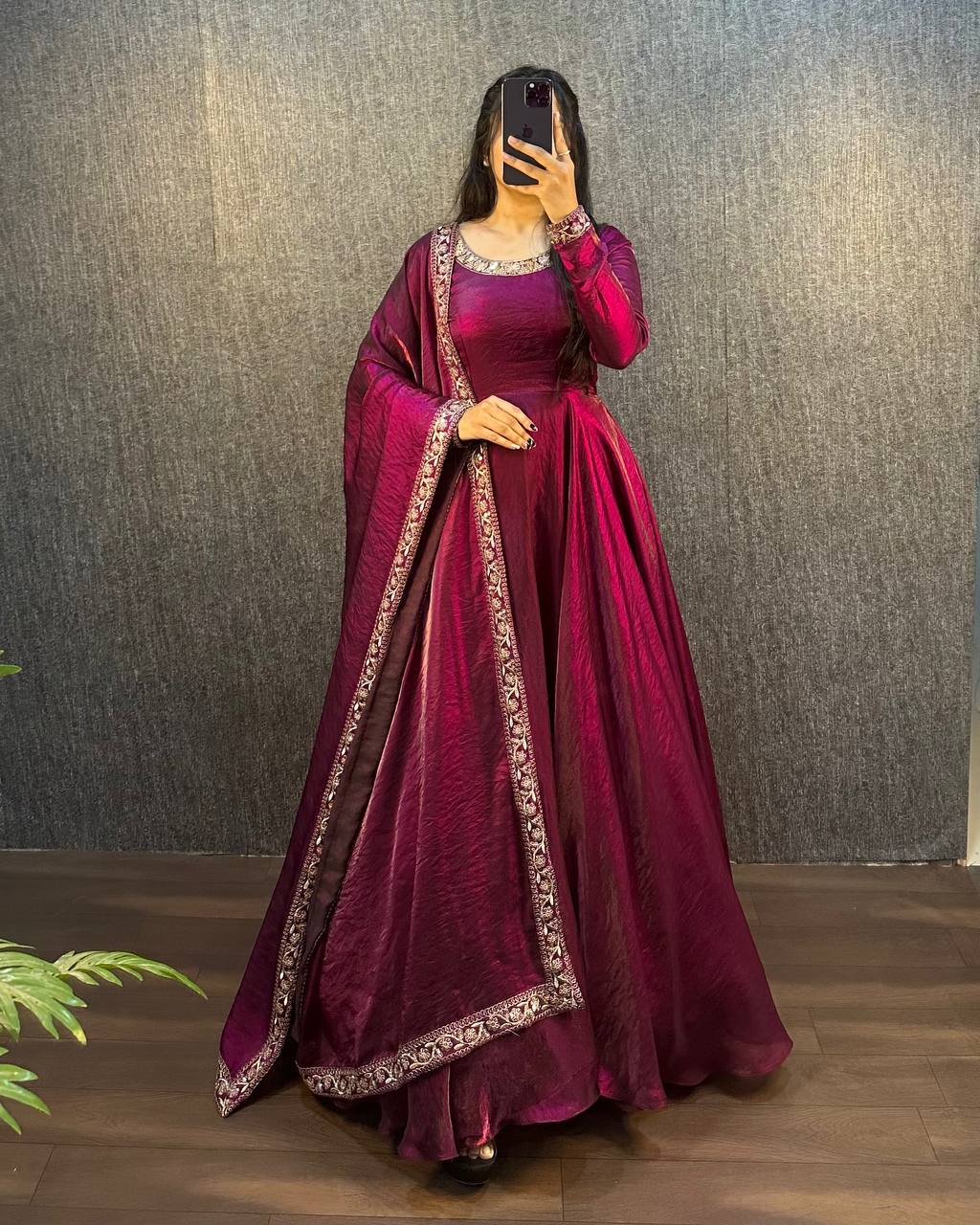 EXCLUSIVE GOWN MASTER SERIES