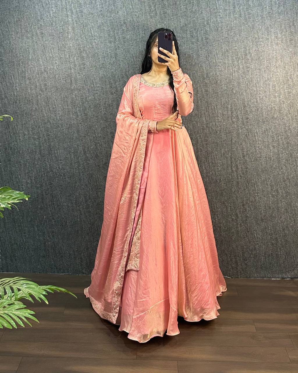 EXCLUSIVE GOWN MASTER SERIES