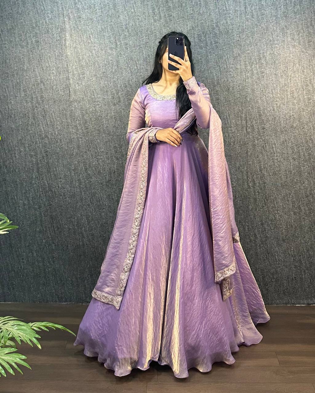 EXCLUSIVE GOWN MASTER SERIES