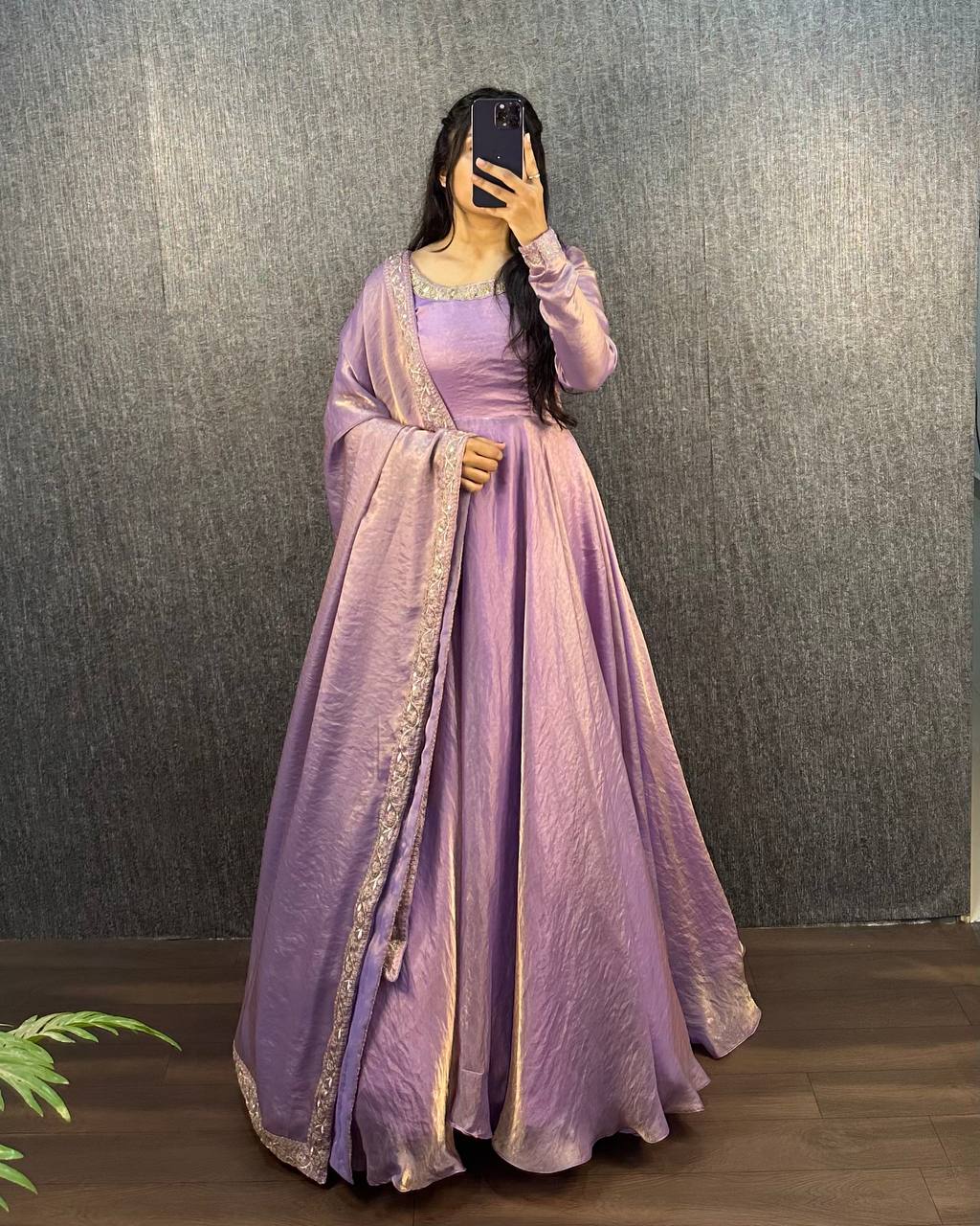 EXCLUSIVE GOWN MASTER SERIES