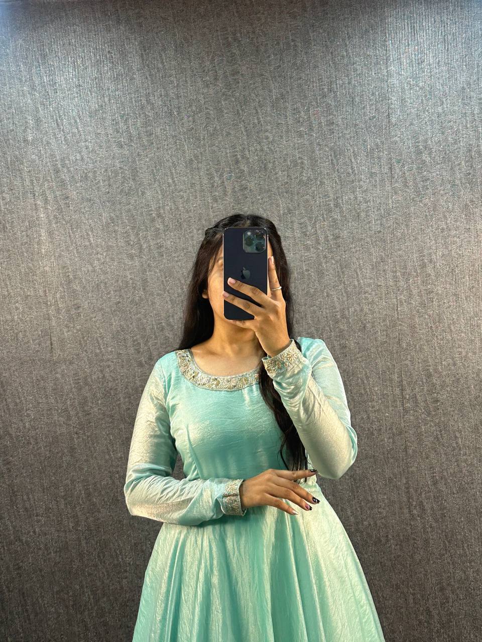 EXCLUSIVE GOWN MASTER SERIES