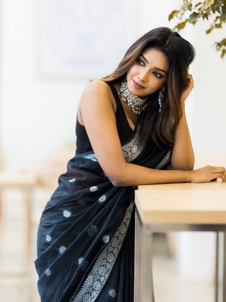 Luxuries Zari Woven Bollywood Cotton Linen Saree